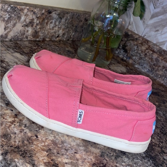 Toms | Shoes | Toms Youth Size 4 Pink Only Minor Show Of Wear | Poshmark